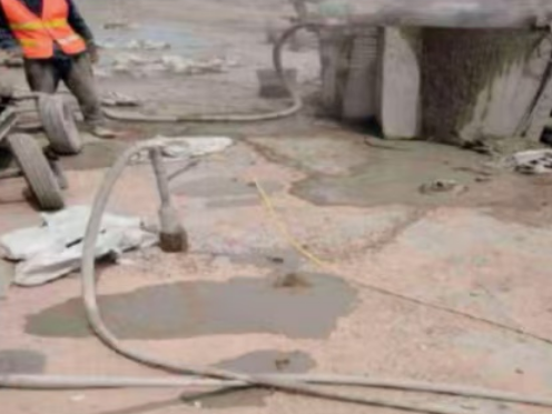 南通水泥混凝土路面板底注浆技术 路面脱空注浆整治方案